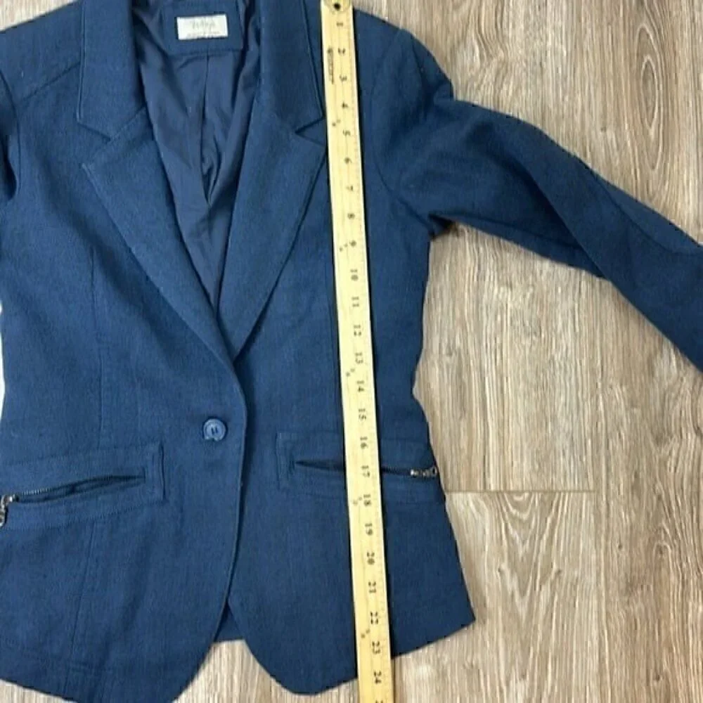 Wrap London  navy one button wool blazer size 4